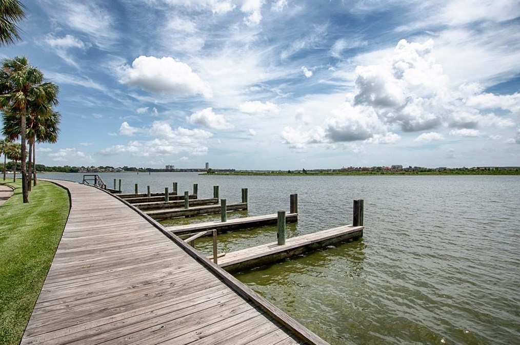 18503 Kingstown Ct, Houston TX  77058-4211 exterior