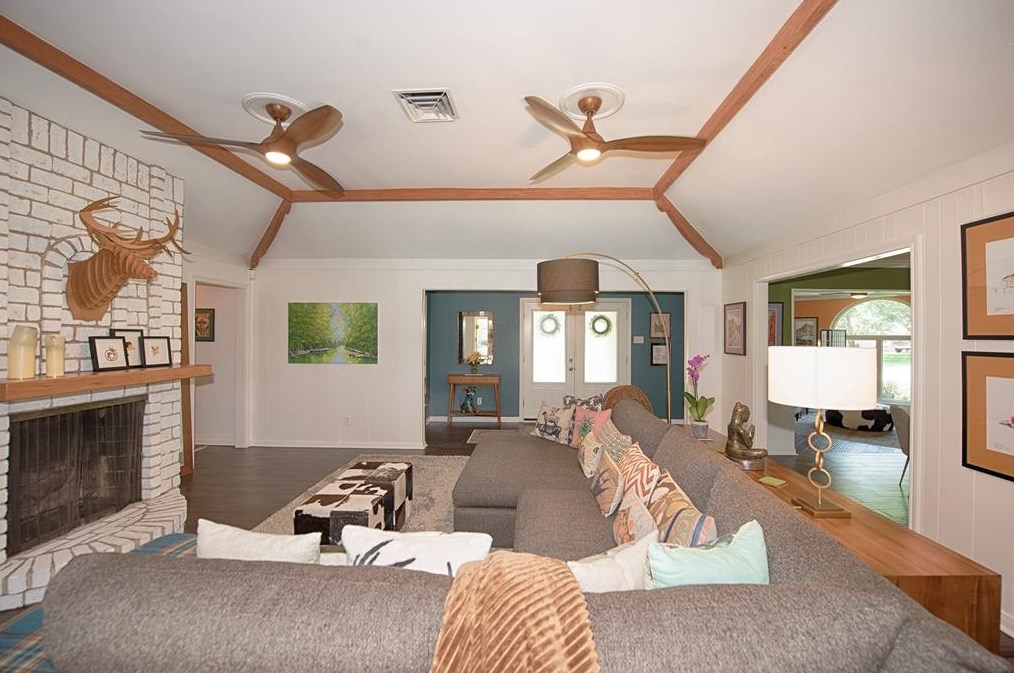 18503 Kingstown Ct, Houston TX  77058-4211 exterior