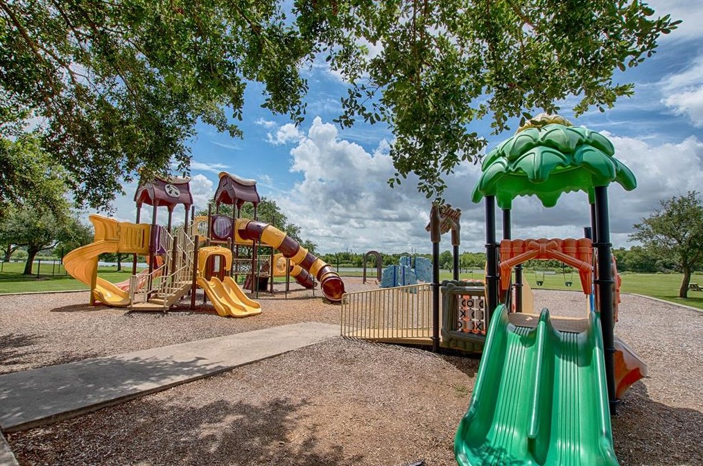 18503 Kingstown Ct, Houston TX  77058-4211 exterior