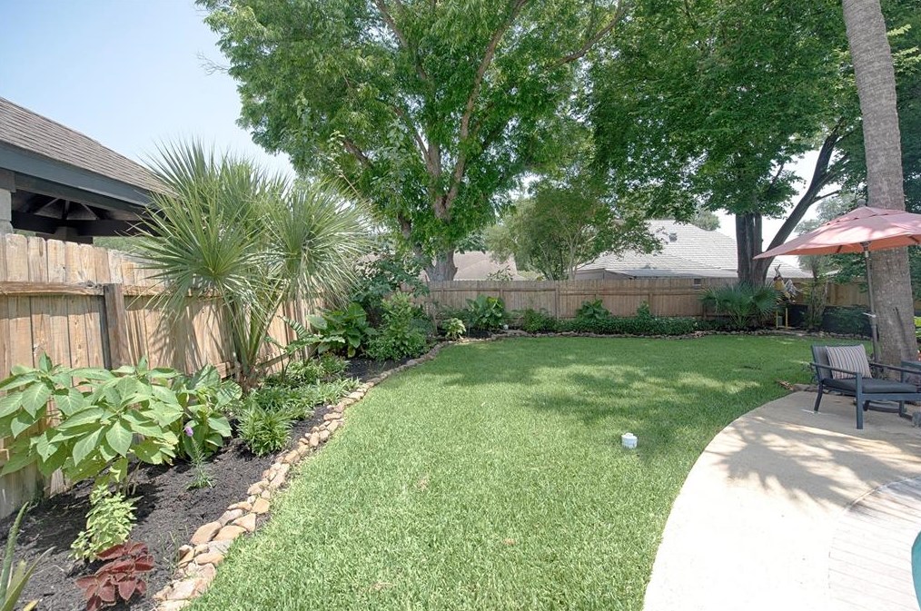 18503 Kingstown Ct, Houston TX  77058-4211 exterior