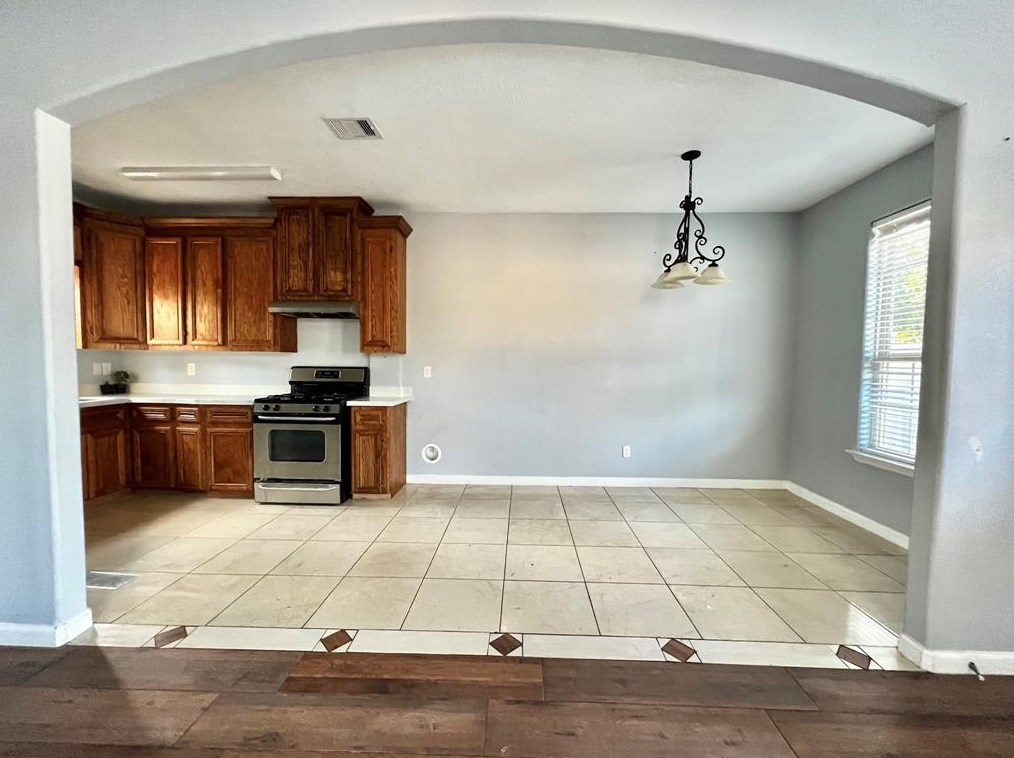 7328 Market St, Houston TX  77020-5425 exterior