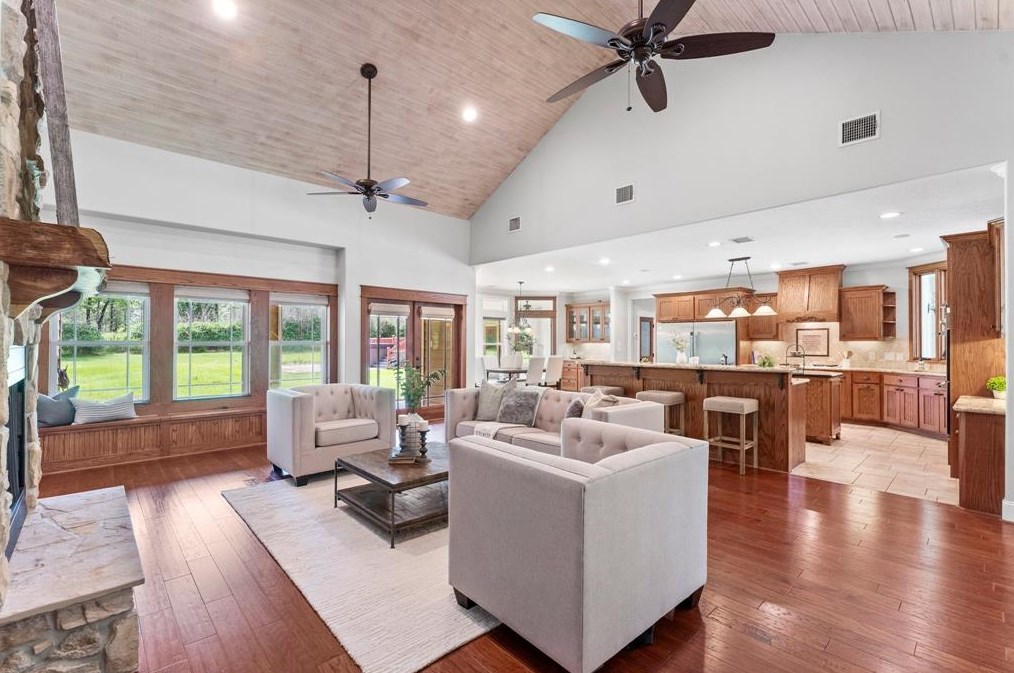 16164 Koenig Ln, Conroe TX  77384-4087 exterior