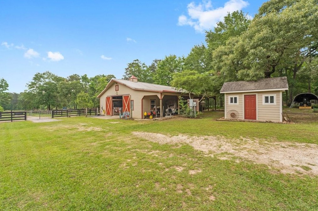16164 Koenig Ln, Conroe TX  77384-4087 exterior