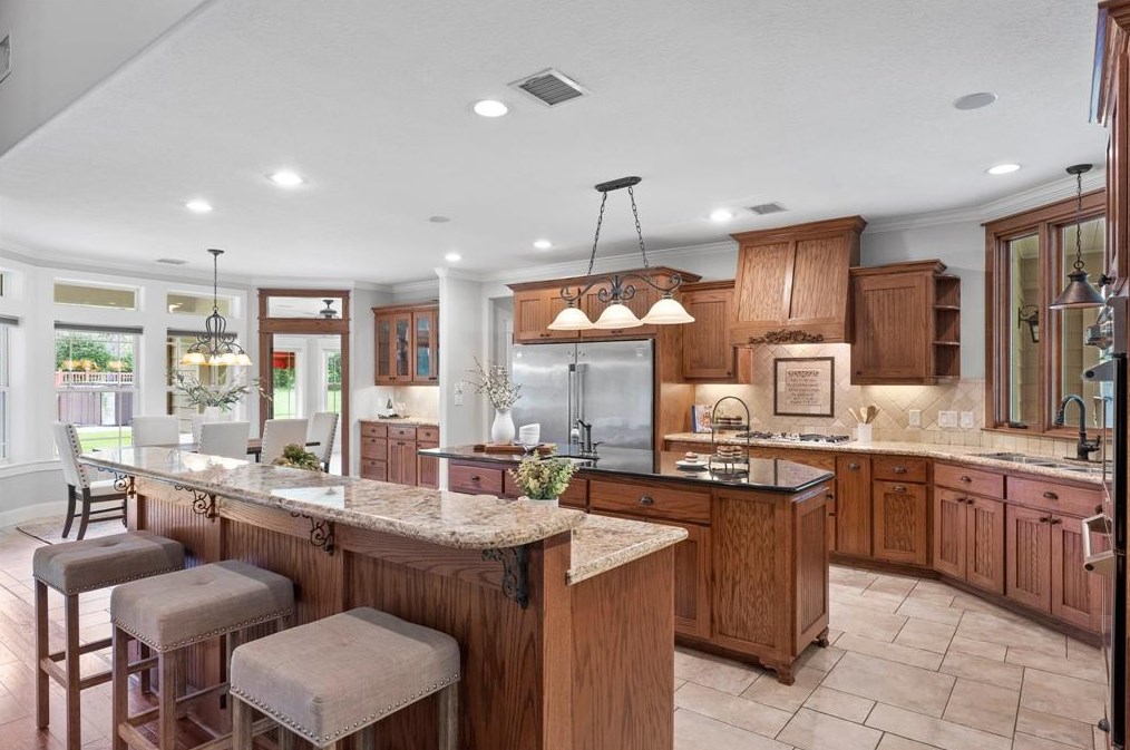 16164 Koenig Ln, Conroe TX  77384-4087 exterior