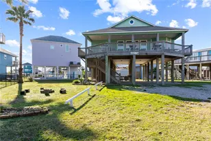 901 Meynig Dr, Crystal Beach, TX 77650 - Photo 2
