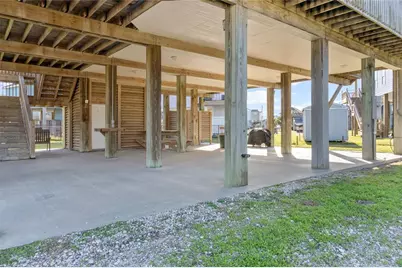 901 Meynig Drive, Crystal Beach, TX 77650 - Photo 4
