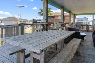 901 Meynig Drive, Crystal Beach, TX 77650 - Photo 12