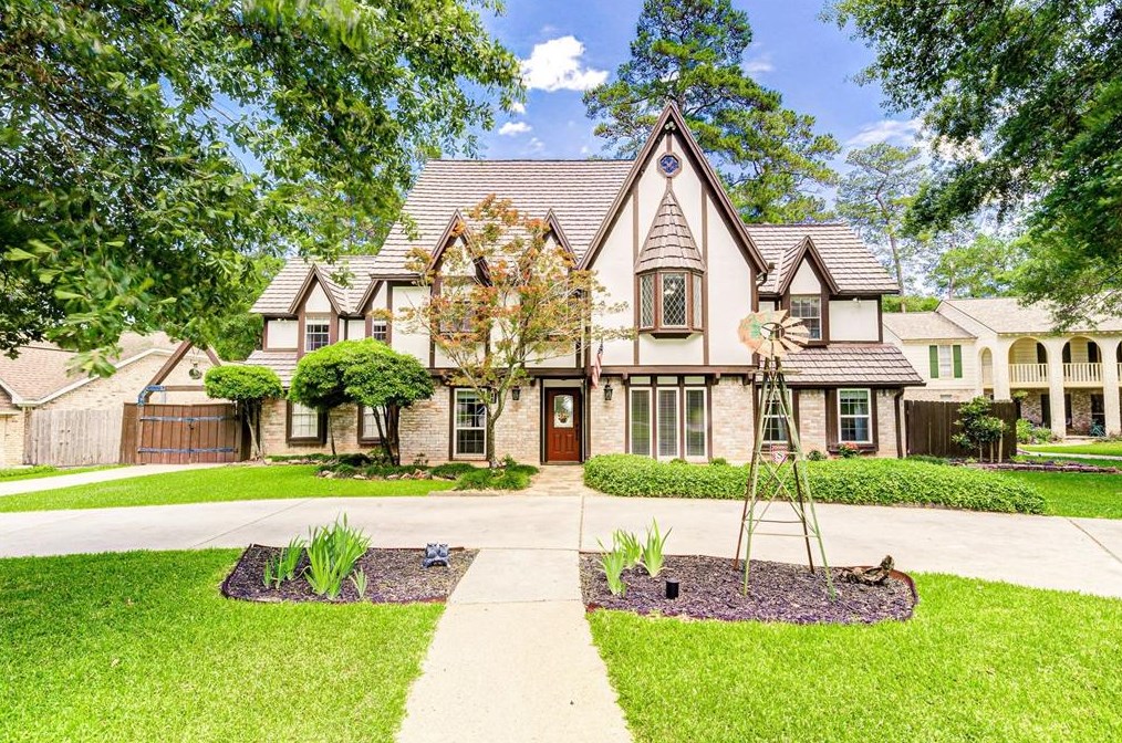 23818 Creekview Dr, Spring, TX 77389-3709