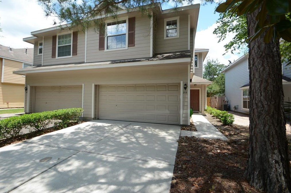 215 W Stedhill Loop, Conroe, TX 77384