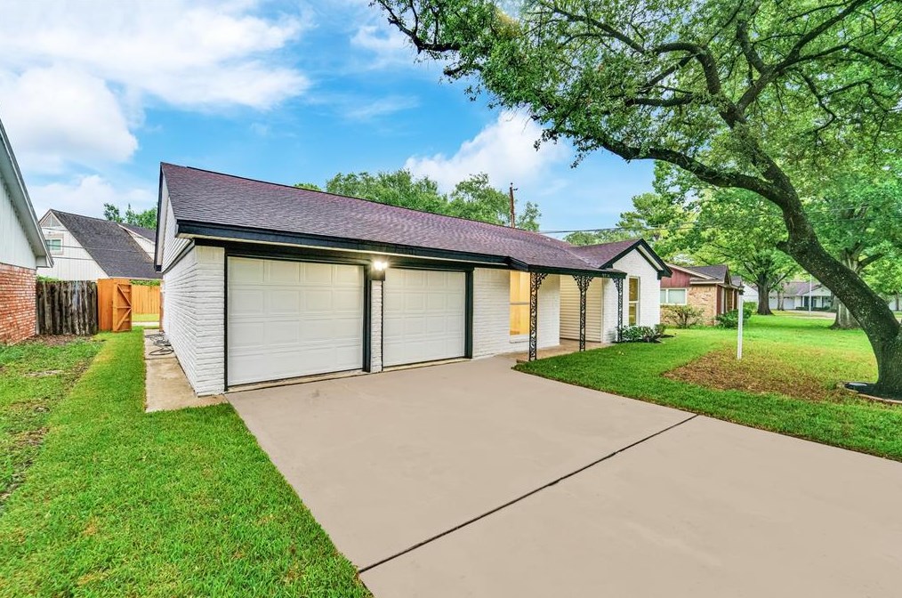 9714 Blankenship Dr, Houston, TX 77080