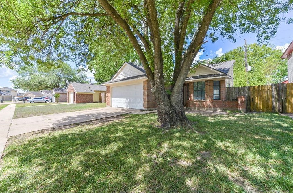 2527 Silver Trumpet Dr, Katy, TX 77449