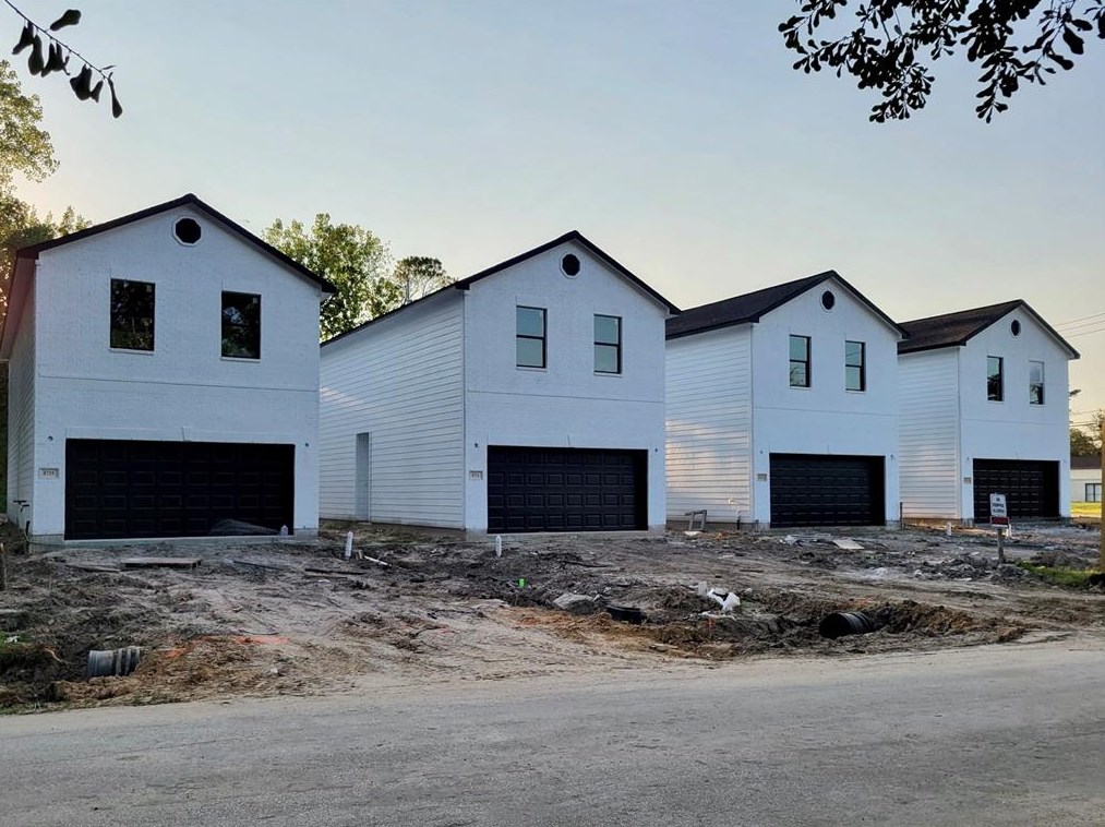 8723 Compton St, Houston, TX 77016-6108