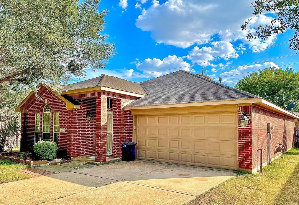 21031 Stoney Haven Dr, Katy TX  77449-6581 exterior