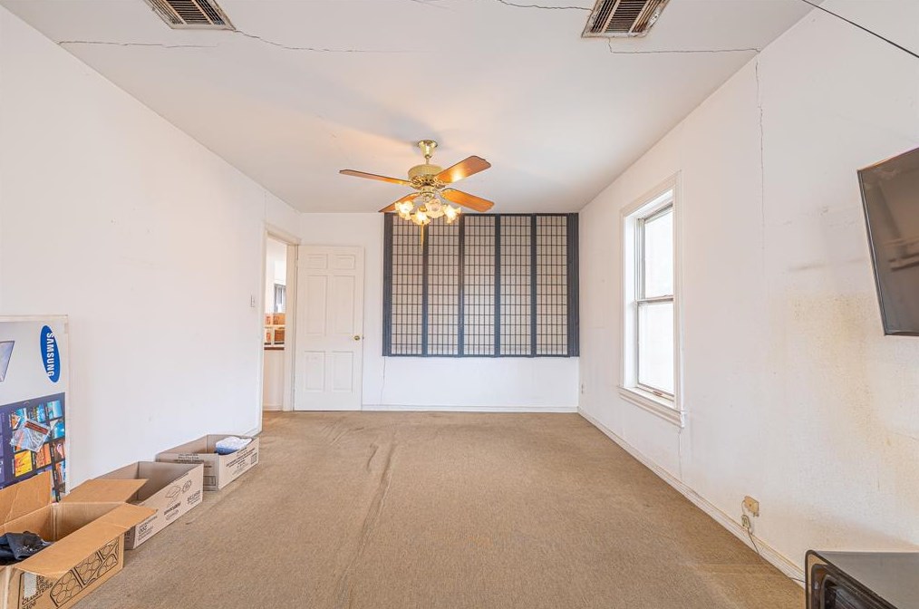 2102 Banks St, Houston TX 77098-5406 exterior