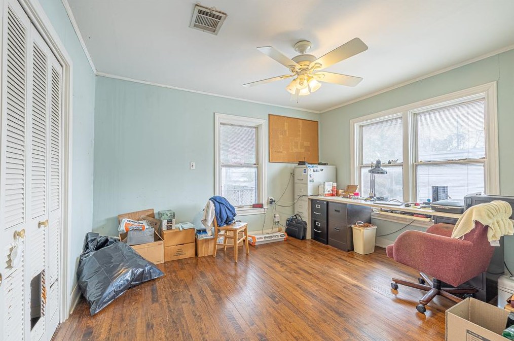 2102 Banks St, Houston TX 77098-5406 exterior