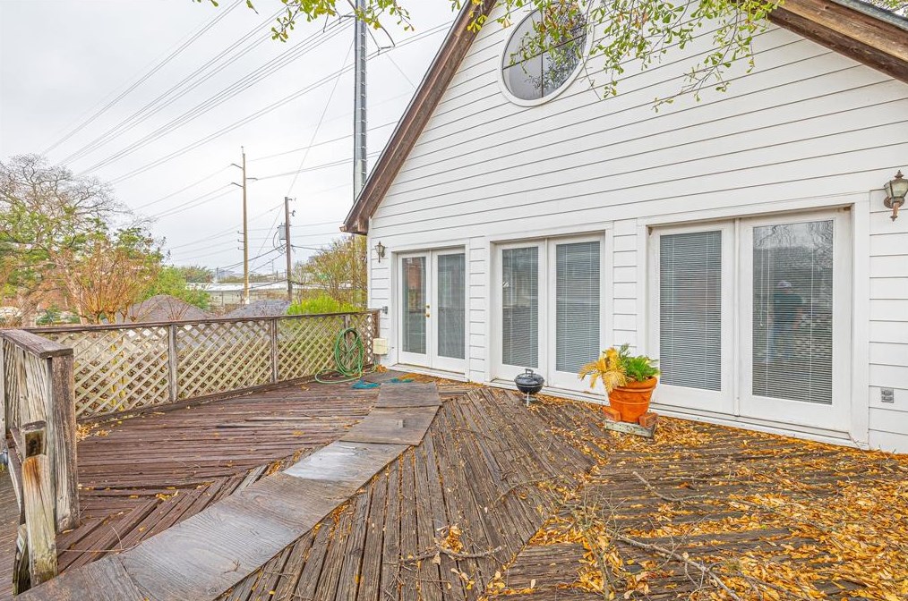 2102 Banks St, Houston TX 77098-5406 exterior