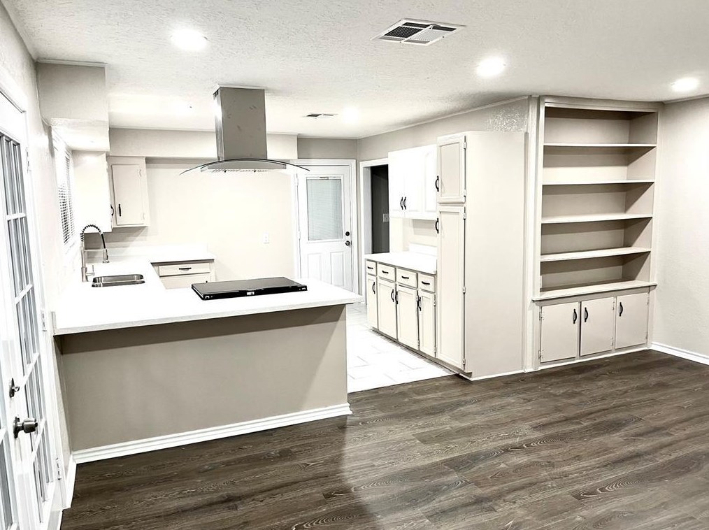 10226 Old Orchard Rd, Morgans Point TX  77571-4228 exterior