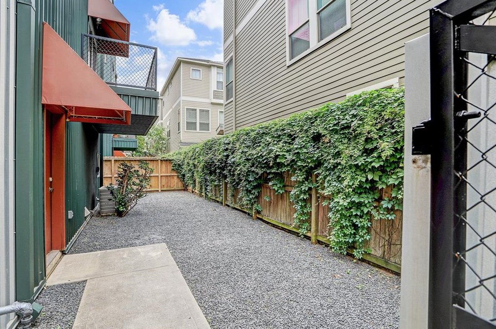 6135 Gehring St, Houston, TX 77021