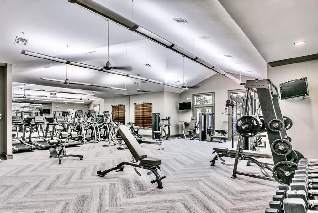 15200 Memorial Cir, Houston TX  77079-7543 exterior