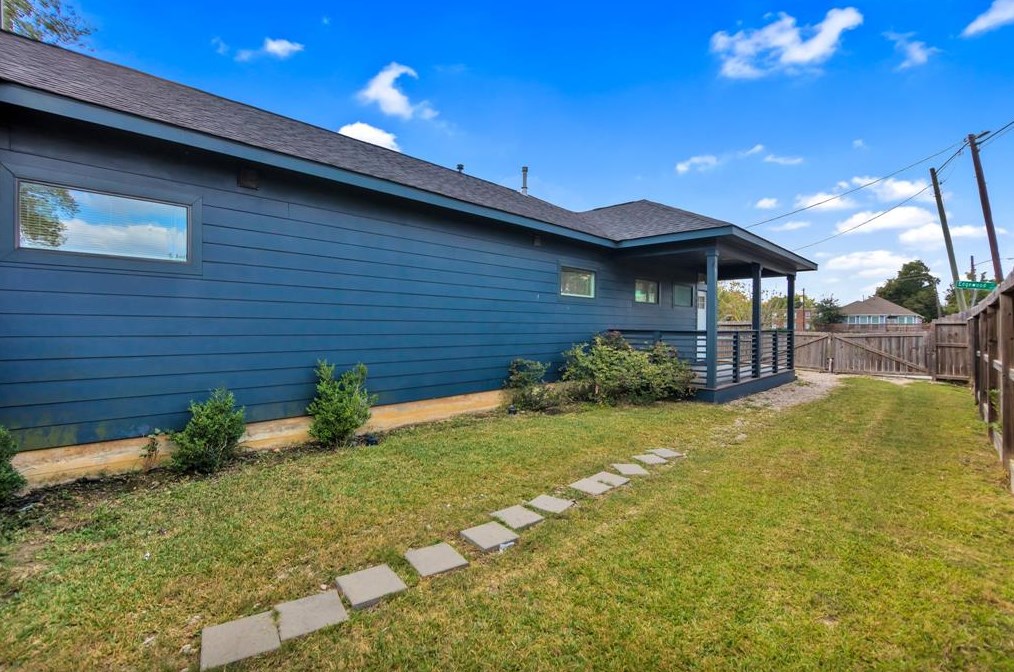 603 Edgewood St #a, Houston, TX 77023