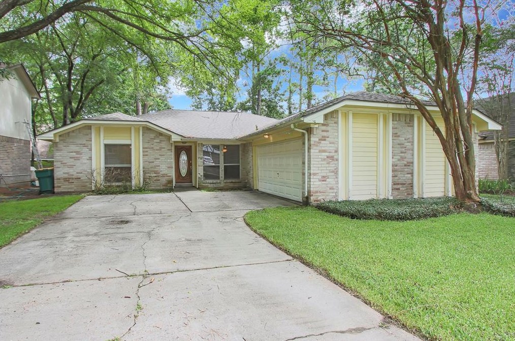 73 Timberspire Ln, Spring TX  77380-2894 exterior