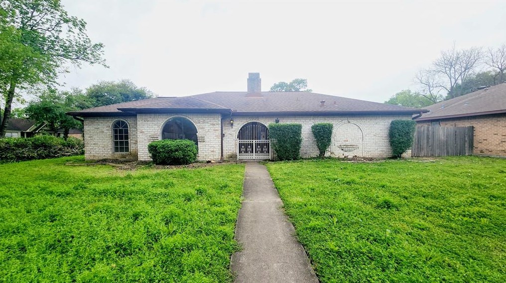 7030 Lacy Hill Dr, Houston, TX 77036