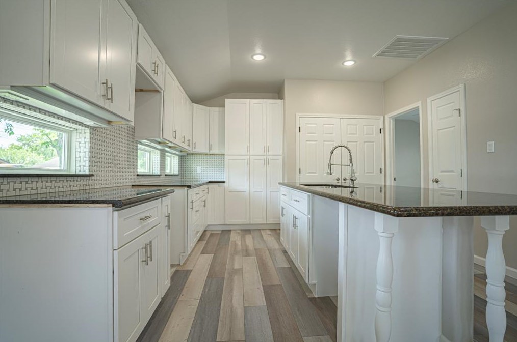 5101 Hardy St, Houston, TX 77009