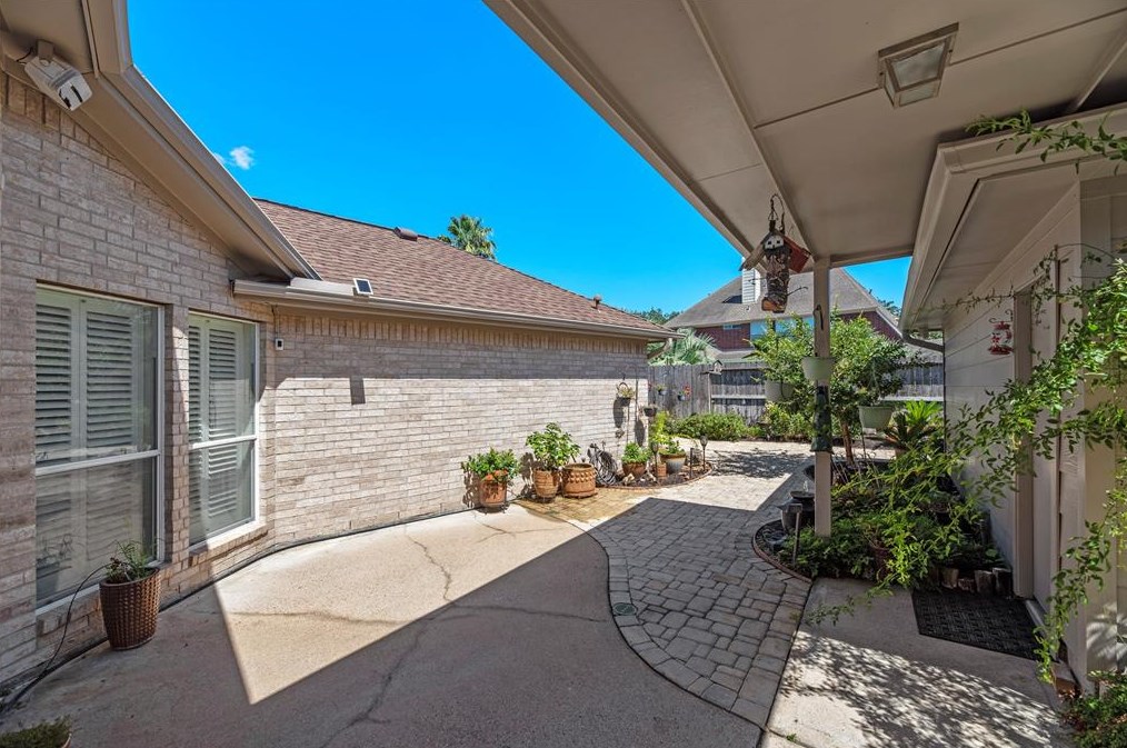 19618 Desert Ivy Dr, Houston TX  77094-2629 exterior