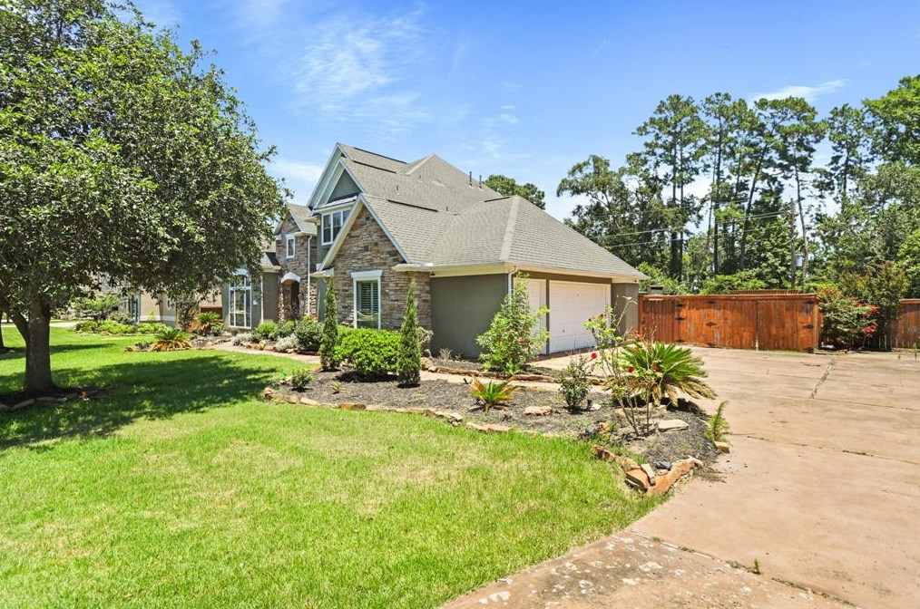 7938 Wooded Way Dr, Spring, TX 77389