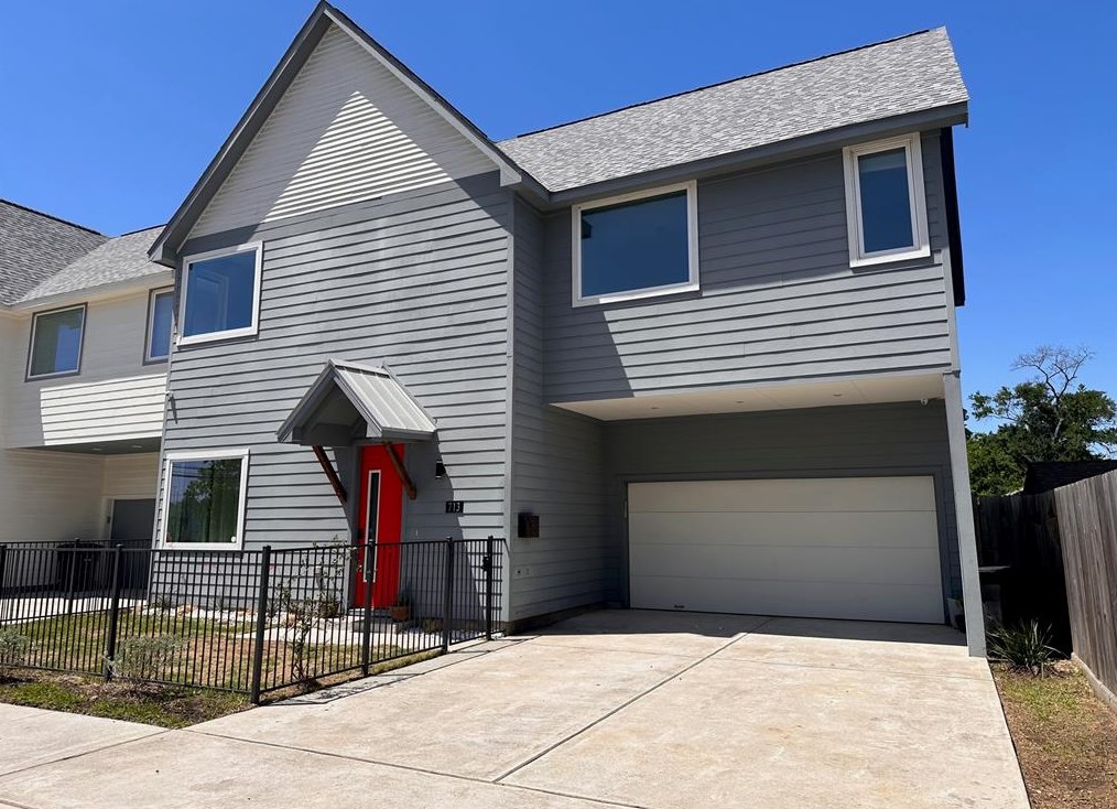 713 James St, Houston, TX 77009