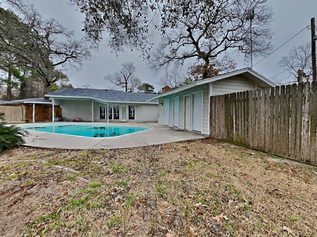 10648 Fussel Rd, Conroe, TX 77385-7206