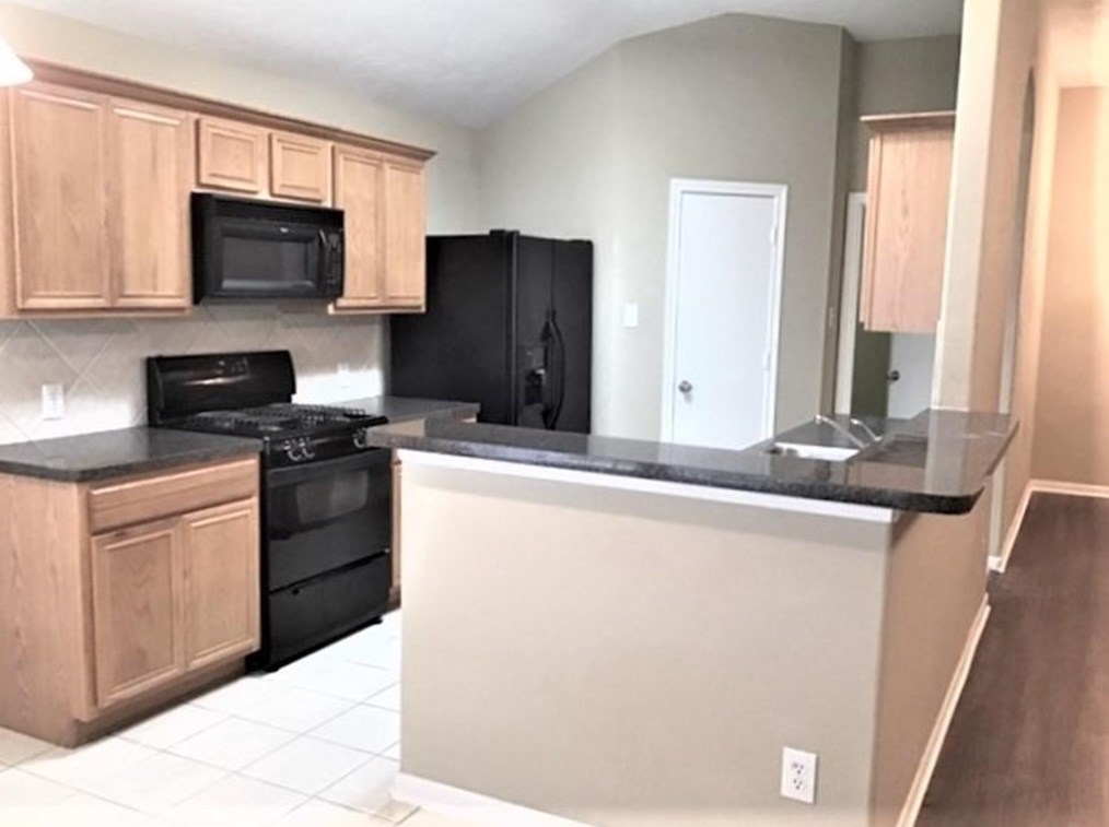 9407 Spring Miller Dr, Houston, TX 77070-5162