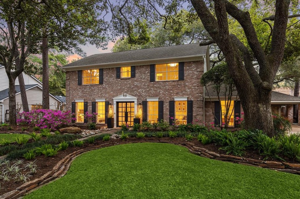 14723 Oak Bend Dr, Houston, TX 77079-6418