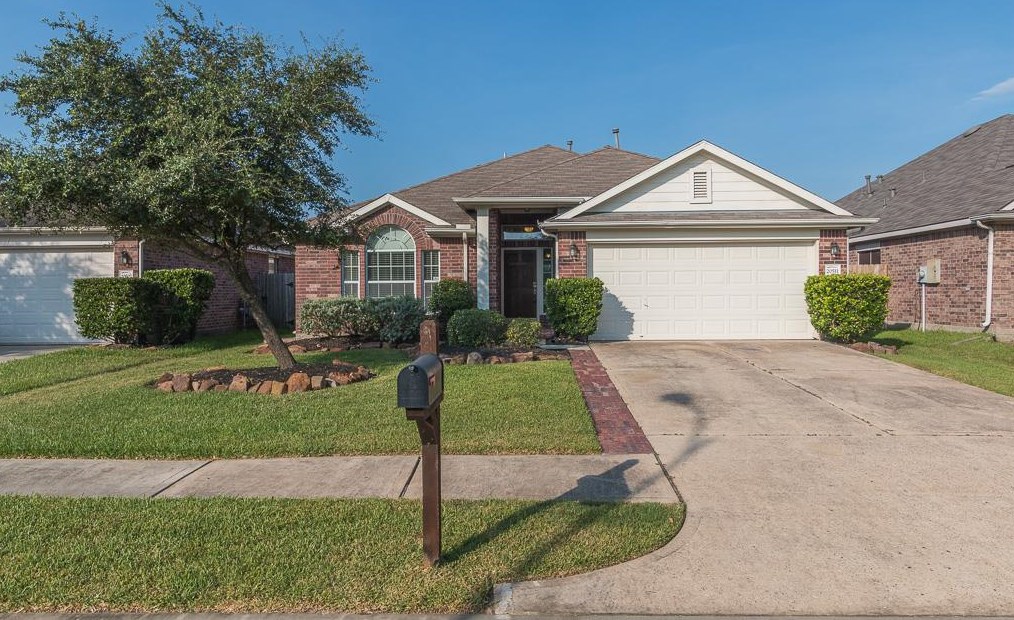 20511 Spring Aspen Ln, Spring TX  77388-5542 exterior