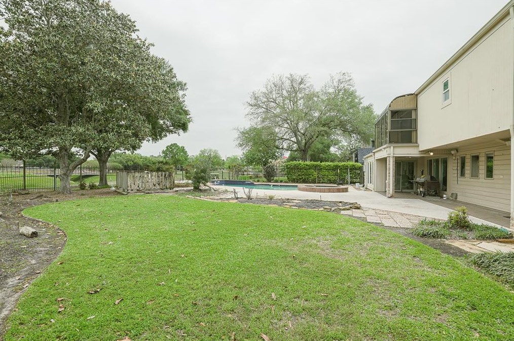 14802 Bluffridge, Houston TX  77095-3207 exterior