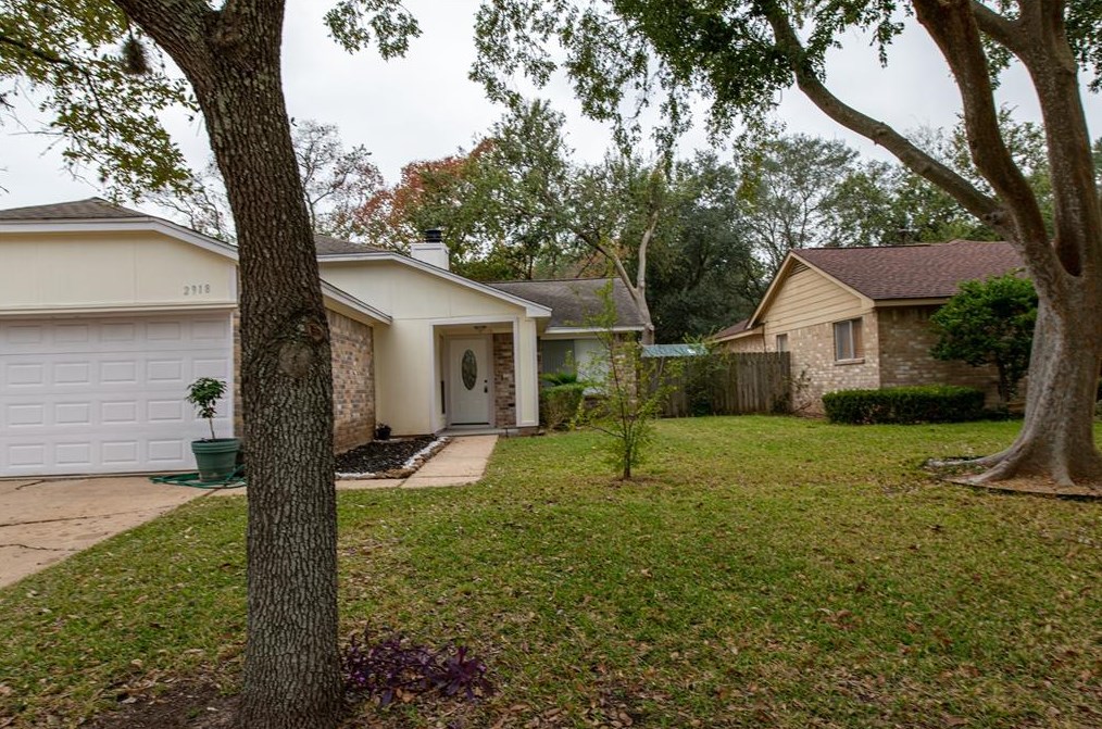 2918 Whetrock Ln, Sugar Land, TX 77479
