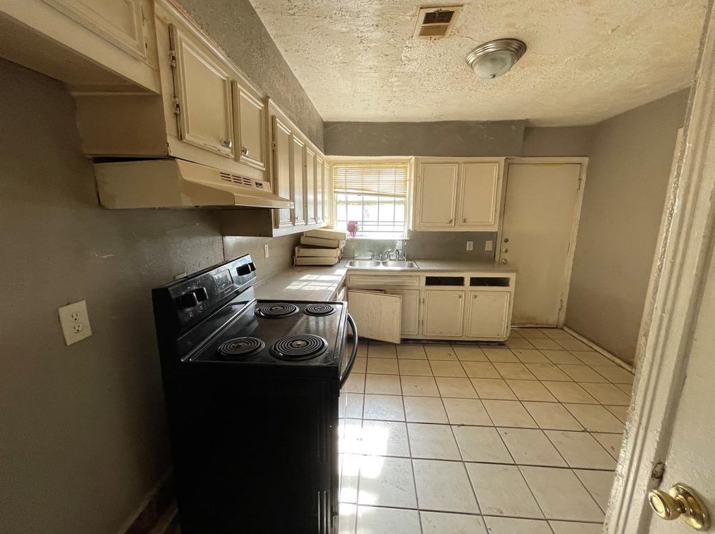 5342 Dewberry St, Houston TX  77021-3745 exterior