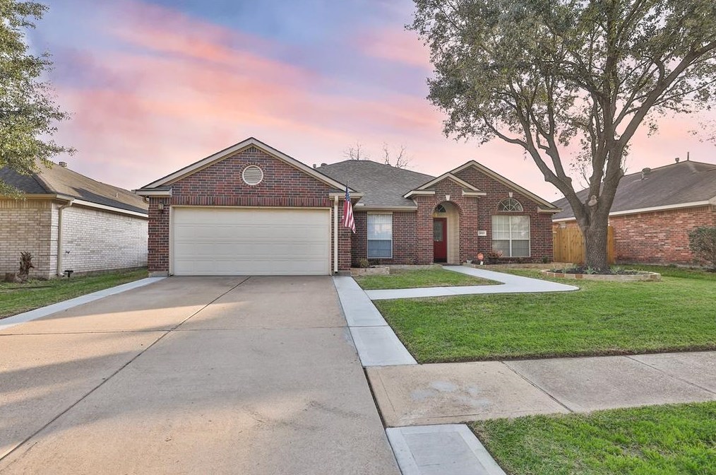 19919 Upland Creek Dr, Katy TX  77449-7488 exterior