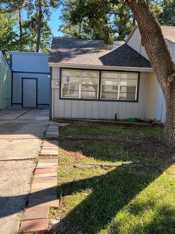 32 Harbour Row Dr, Stephen Creek, TX 77331