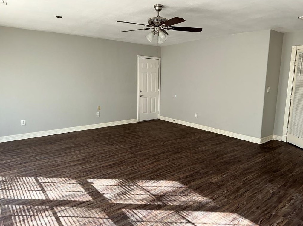 9526 Golden Wood Ln, Houston, TX 77086