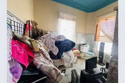 1002 Hopkins Street, Yoakum, TX 77995 - Photo 22