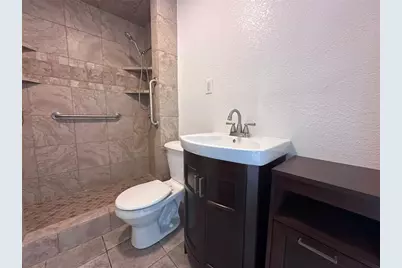 114 W Alfred Street, El Campo, TX 77437 - Photo 12