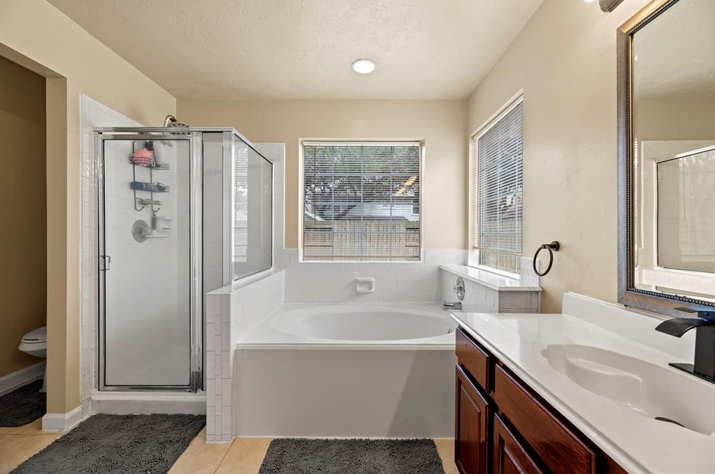 17210 Crown Mdw Ct, Houston TX  77095-4319 exterior