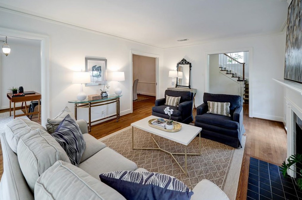 2407 Dryden Rd, Houston TX 77030-1001 exterior