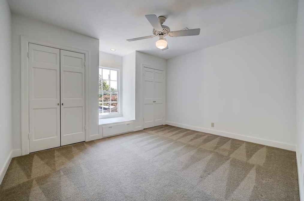 2407 Dryden Rd, Houston TX 77030-1001 exterior