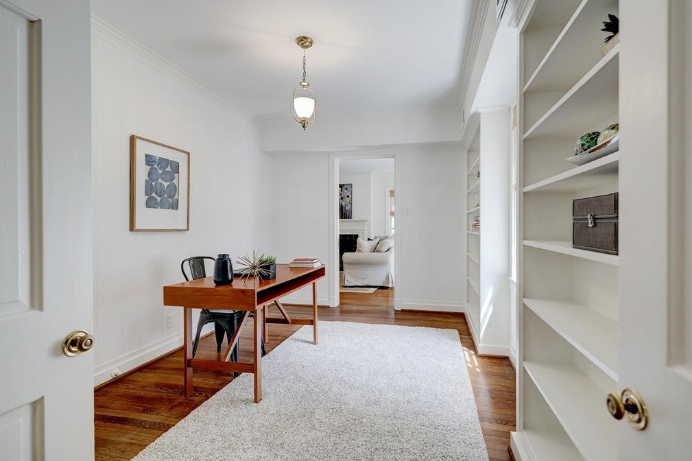 2407 Dryden Rd, Houston TX 77030-1001 exterior