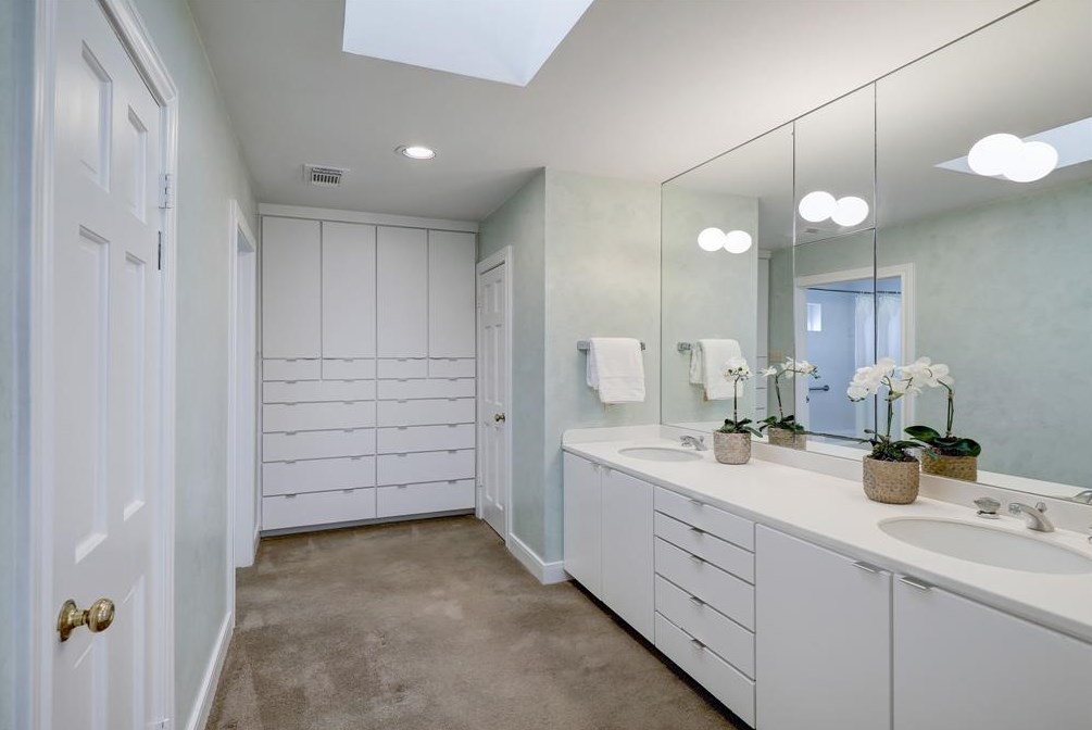 2407 Dryden Rd, Houston TX 77030-1001 exterior