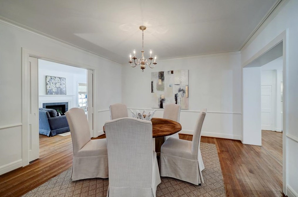 2407 Dryden Rd, Houston TX 77030-1001 exterior