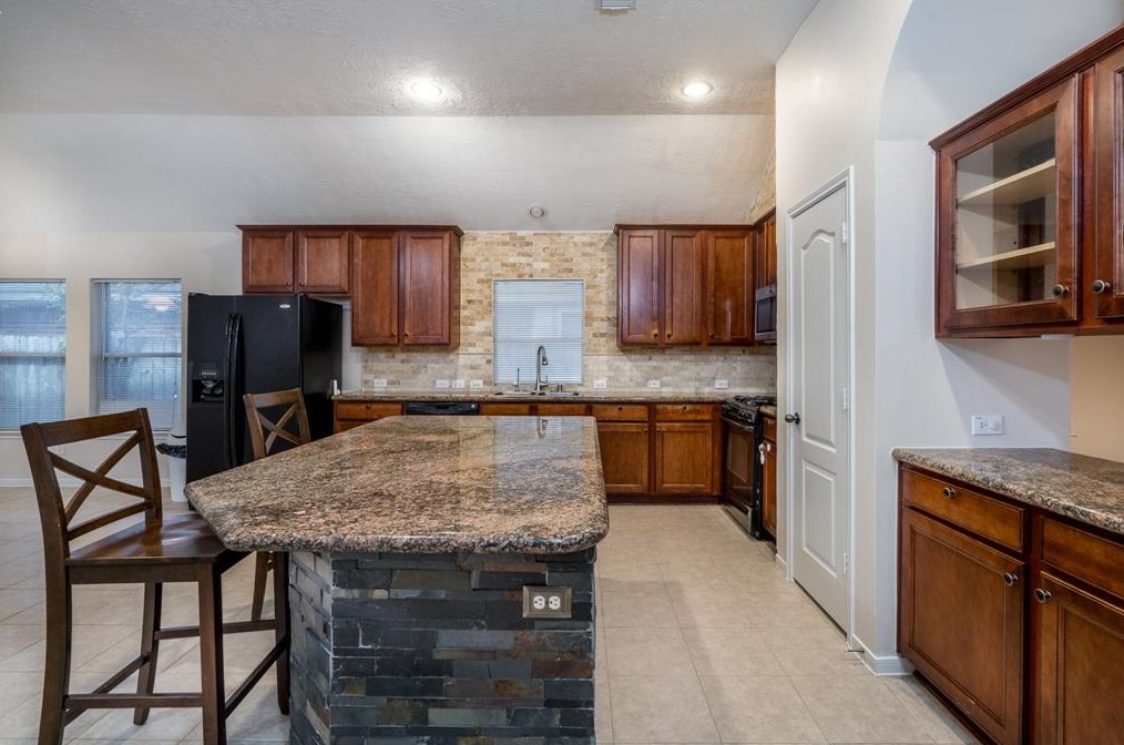 9503 Tartan Manor St, Spring TX  77379-5190 exterior