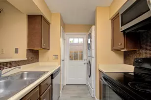 10615 Briar Forest, Houston, TX 77042 - Photo 6